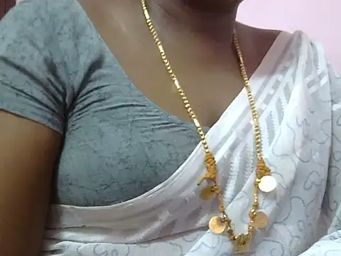 Snapshot of tamil-priyaaa chatting on July 28, 2026, 5:45 pm tamil-priyaaa online show from July 28, 2026, 5:45 pm
