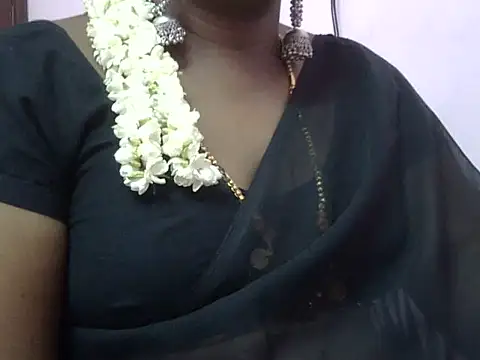 Snapshot of tamil-priyaaa chatting on July 18, 2026, 5:16 am tamil-priyaaa online show from July 18, 2026, 5:16 am
