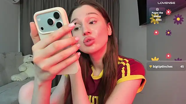 Snapshot of tender_babyyy chatting on June 26, 2026, 2:12 pm tender babyyy online show from June 26, 2026, 2:12 pm