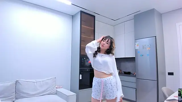 akari star online show from June 14, 2026, 4:35 am