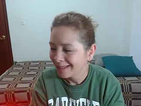 Snapshot of Chiquisexy1 chatting on June 19, 2026, 6:03 pm Chiquisexy1 online show from June 19, 2026, 6:03 pm