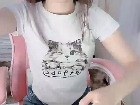 Snapshot of BUNNIIE_MIE chatting on August 5, 2026, 3:11 am BUNNIIE MIE online show from August 5, 2026, 3:11 am
