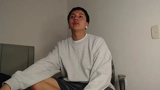 Owenn  blueee online show from July 14, 2026, 10:05 pm