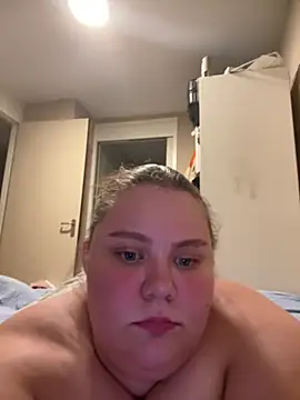 Snapshot of chubbyqueenbb chatting on July 3, 2026, 11:00 pm chubbyqueenbb online show from July 3, 2026, 11:00 pm