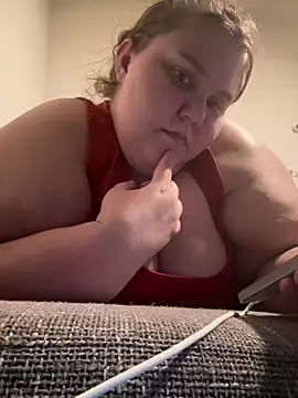 Snapshot of chubbyqueenbb chatting on July 13, 2026, 4:01 am chubbyqueenbb online show from July 13, 2026, 4:01 am