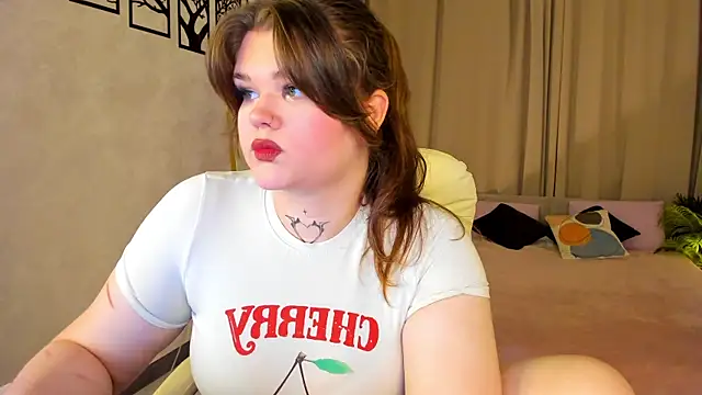 Snapshot of meow_weow chatting on July 13, 2026, 12:26 pm meow weow online show from July 13, 2026, 12:26 pm