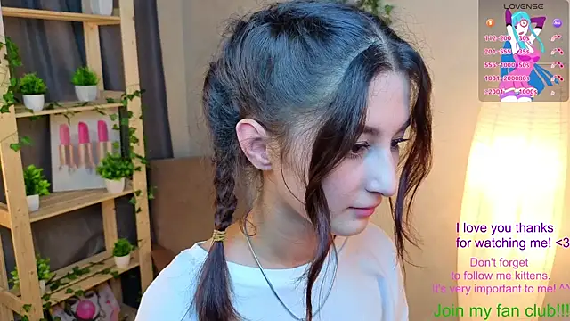 JasminKitany online show from June 17, 2026, 9:25 pm