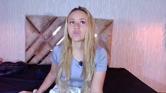 Snapshot of Angeel_white25 chatting on June 14, 2026, 12:50 pm Angeel white25 online show from June 14, 2026, 12:50 pm