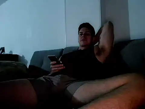 reyalejandro96 online show from June 10, 2026, 12:23 am