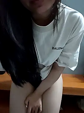 Snapshot of Lee-beo chatting on June 10, 2026, 12:12 am Lee-beo online show from June 10, 2026, 12:12 am