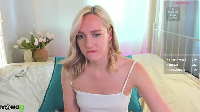 Chloe-Deccer online show from July 7, 2026, 6:47 am