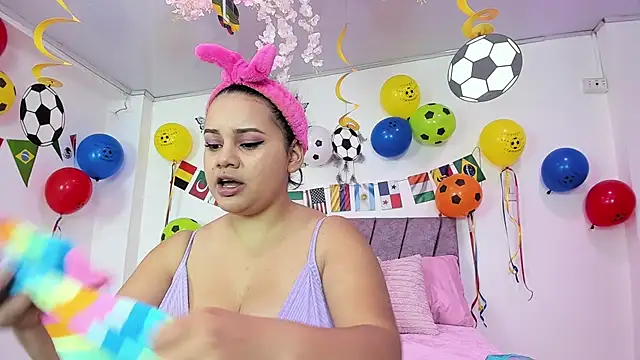 NahomyEvans online show from July 11, 2026, 11:43 am