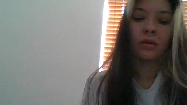 Snapshot of gothbaby3055 chatting on July 9, 2026, 3:33 pm gothbaby3055 online show from July 9, 2026, 3:33 pm