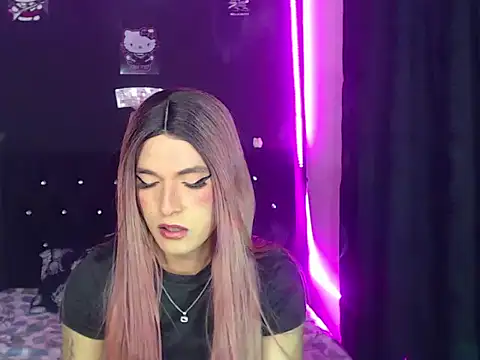 Snapshot of madame_kitty chatting on June 14, 2026, 11:50 pm madame kitty online show from June 14, 2026, 11:50 pm