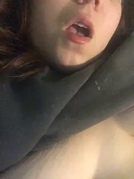 Snapshot of alexaparedes01 chatting on August 6, 2026, 1:44 am alexaparedes01 online show from August 6, 2026, 1:44 am