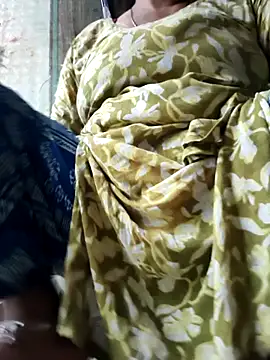 Snapshot of Your_Bhabhi69 chatting on July 19, 2026, 12:52 am Your Bhabhi69 online show from July 19, 2026, 12:52 am