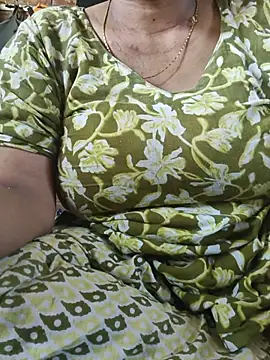 Snapshot of Your_Bhabhi69 chatting on June 21, 2026, 8:09 am Your Bhabhi69 online show from June 21, 2026, 8:09 am