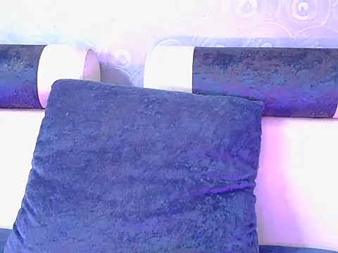 cute-iraa online show from July 7, 2026, 7:45 am