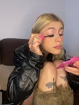Lia-firee online show from June 29, 2026, 1:11 pm