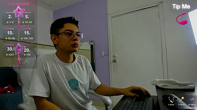 Snapshot of Ethan12_ chatting on July 5, 2026, 3:22 am Ethan12 online show from July 5, 2026, 3:22 am
