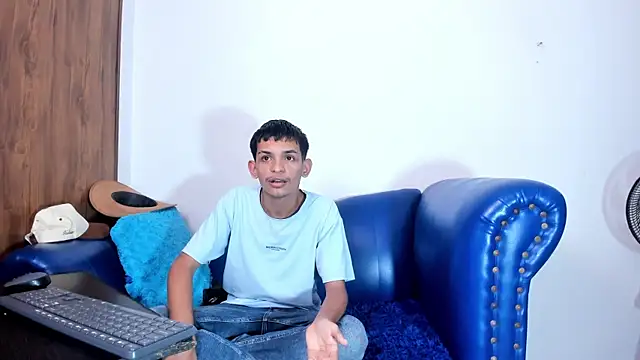 Snapshot of littlecum18 chatting on July 24, 2026, 3:46 am littlecum18 online show from July 24, 2026, 3:46 am