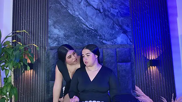 Snapshot of elara_and_amber chatting on June 7, 2026, 2:06 am elara and amber online show from June 7, 2026, 2:06 am