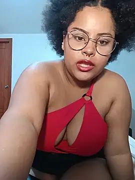 Snapshot of Lolacurly69 chatting on June 14, 2026, 2:24 am Lolacurly69 online show from June 14, 2026, 2:24 am