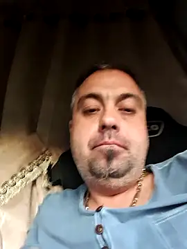 Robertoplayboy online show from September 17, 2025, 5:26 pm