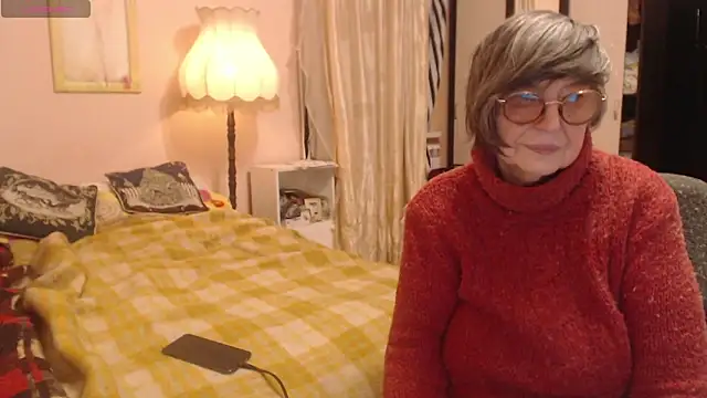 Snapshot of Sharon_Amore chatting on February 11, 2026, 5:24 pm Sharon Amore online show from February 11, 2026, 5:24 pm