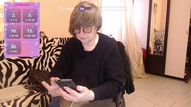 Snapshot of Sharon_Amore chatting on March 11, 2025, 1:56 pm Sharon Amore online show from March 11, 2025, 1:56 pm