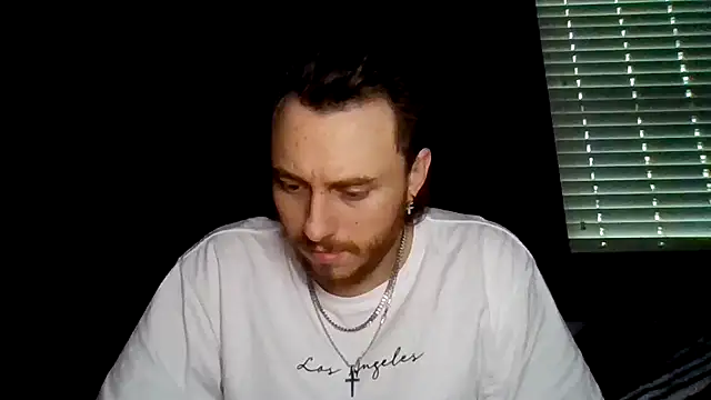 Snapshot of Mikecloudyhawk chatting on June 19, 2026, 1:06 pm Mikecloudyhawk online show from June 19, 2026, 1:06 pm
