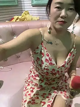 Snapshot of mollymm chatting on July 16, 2026, 11:40 am mollymm online show from July 16, 2026, 11:40 am