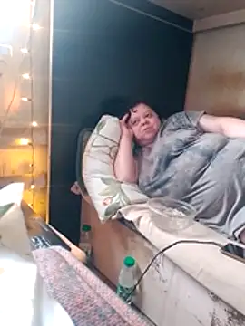 oksana72 online show from April 9, 2026, 9:37 am