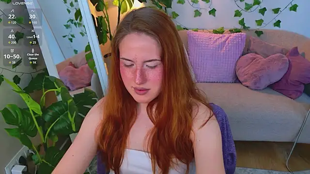 Snapshot of ChloeAster chatting on August 4, 2026, 7:02 am ChloeAster online show from August 4, 2026, 7:02 am