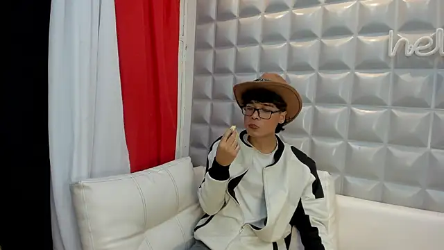 Snapshot of maximo_2019 chatting on July 25, 2026, 12:40 am maximo 2019 online show from July 25, 2026, 12:40 am