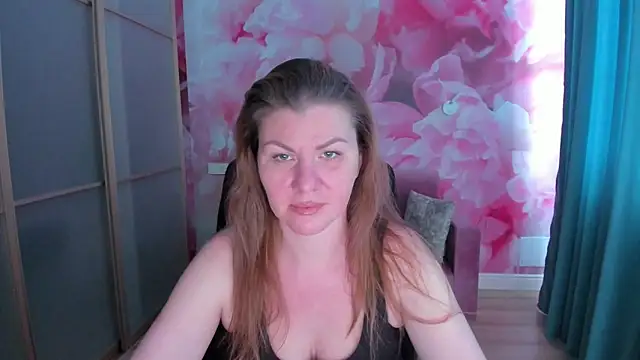 Snapshot of LunaKissesx chatting on June 14, 2026, 11:22 am LunaKissesx online show from June 14, 2026, 11:22 am