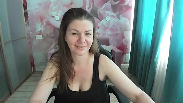 Snapshot of LunaKissesx chatting on July 18, 2026, 11:41 am LunaKissesx online show from July 18, 2026, 11:41 am
