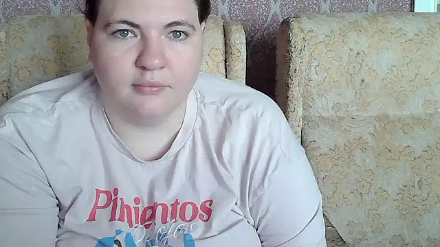TiaMason online show from June 14, 2026, 11:33 am