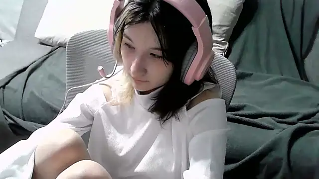 Snapshot of Lilfain_baby chatting on July 19, 2026, 12:13 pm Lilfain baby online show from July 19, 2026, 12:13 pm