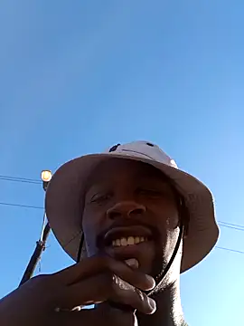 Snapshot of momokante chatting on June 9, 2026, 7:42 am momokante online show from June 9, 2026, 7:42 am