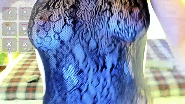 Snapshot of Lyana_xz chatting on June 15, 2026, 12:05 pm Lyana xz online show from June 15, 2026, 12:05 pm
