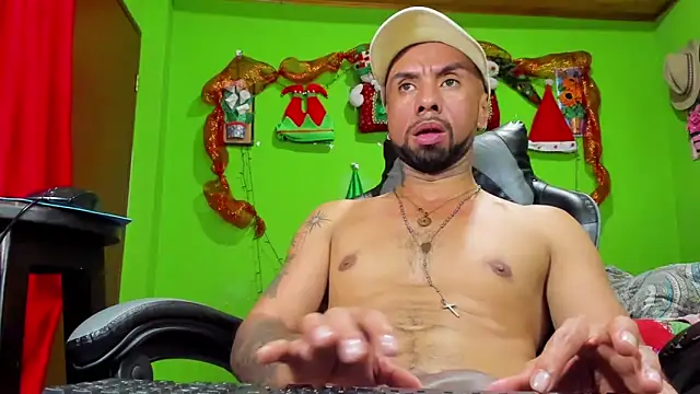 Snapshot of Arian_Pervert chatting on November 10, 2025, 8:25 pm Arian Pervert online show from November 10, 2025, 8:25 pm