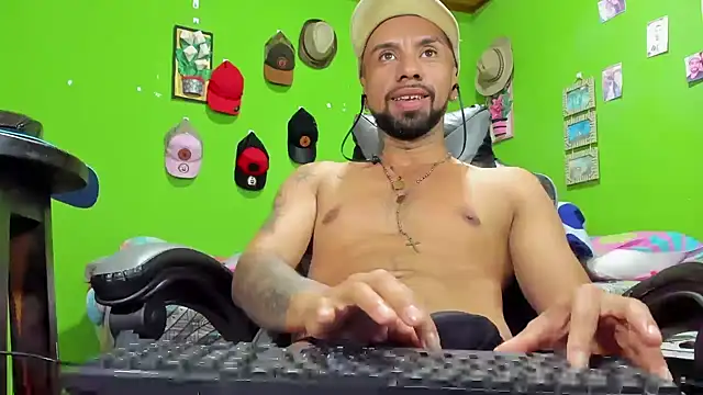 Snapshot of Arian_Pervert chatting on November 6, 2025, 11:03 am Arian Pervert online show from November 6, 2025, 11:03 am