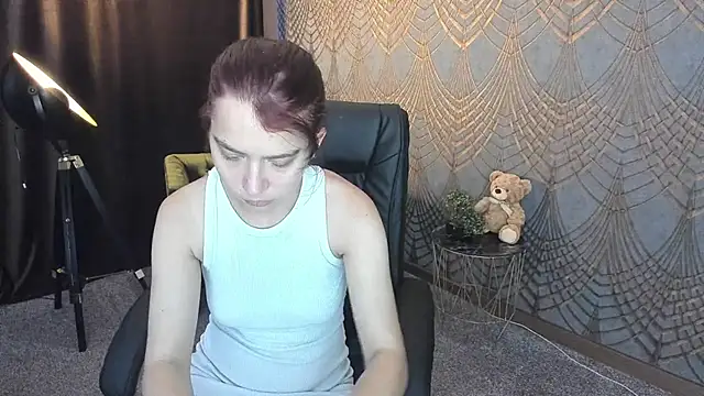 Livia Shy online show from June 24, 2026, 5:17 am