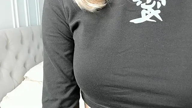 Snapshot of Janet_Johnson chatting on June 12, 2026, 10:02 am Janet Johnson online show from June 12, 2026, 10:02 am