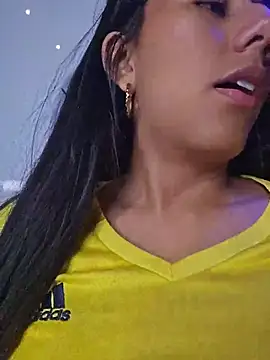 Carla Alvez online show from June 24, 2026, 2:54 am