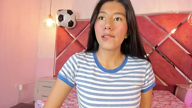 Carla Alvez online show from June 25, 2026, 2:22 pm