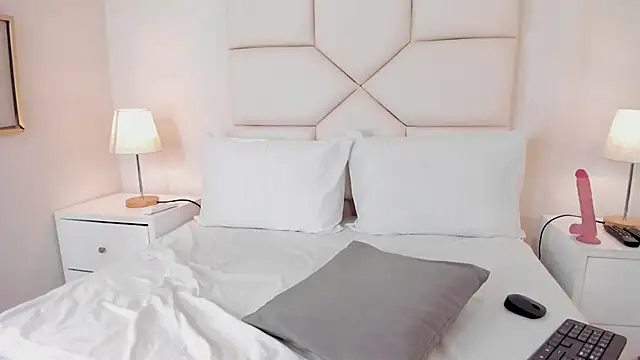 NaomiCambels online show from June 21, 2026, 7:14 am