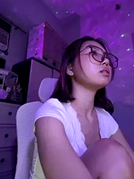 Snapshot of urgrl_portia chatting on June 17, 2026, 11:09 am urgrl portia online show from June 17, 2026, 11:09 am