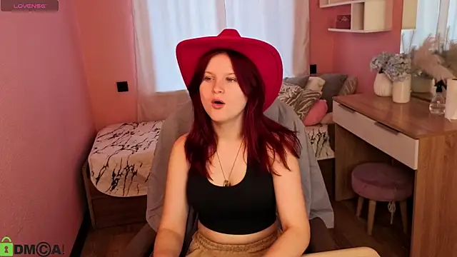 Snapshot of Fox__Cute chatting on August 2, 2026, 1:04 am Fox Cute online show from August 2, 2026, 1:04 am